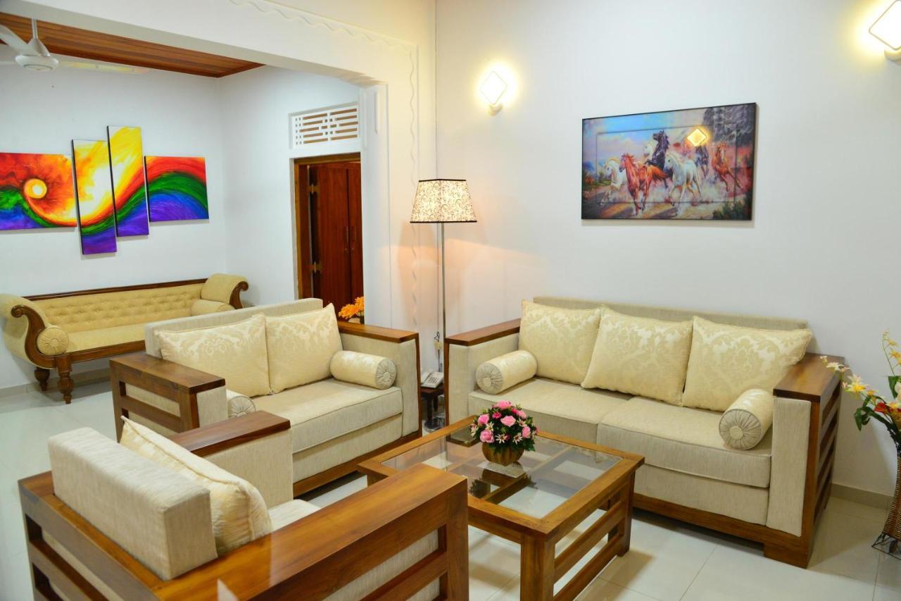 Sunshine Greens Bed & Breakfast Хикадува Екстериор снимка