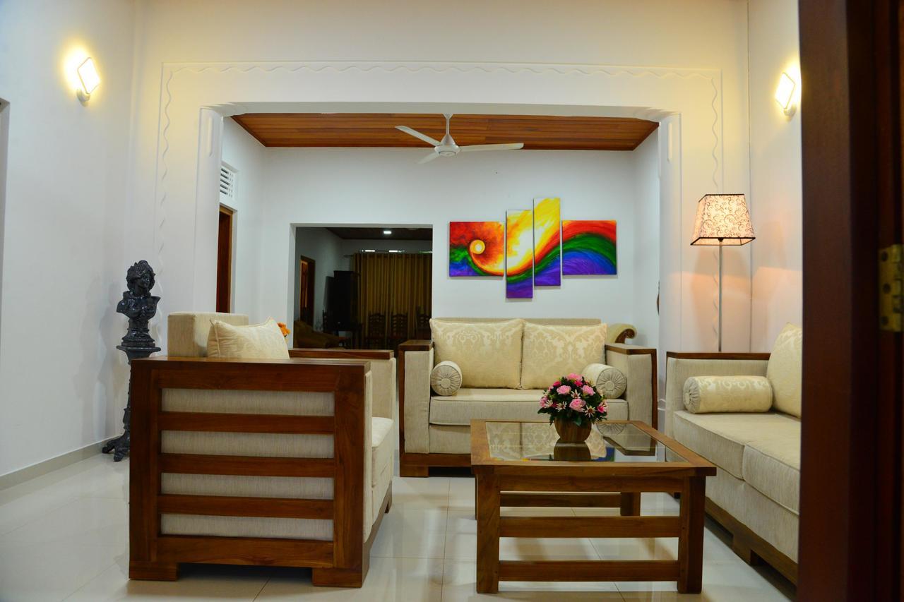 Sunshine Greens Bed & Breakfast Хикадува Екстериор снимка