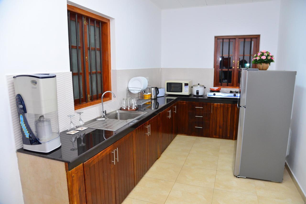 Sunshine Greens Bed & Breakfast Хикадува Екстериор снимка