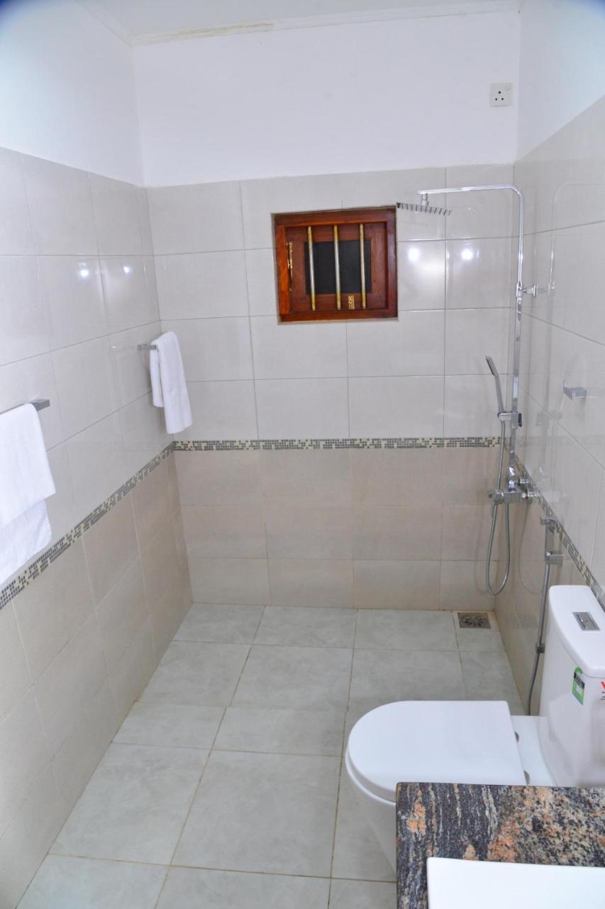 Sunshine Greens Bed & Breakfast Хикадува Екстериор снимка