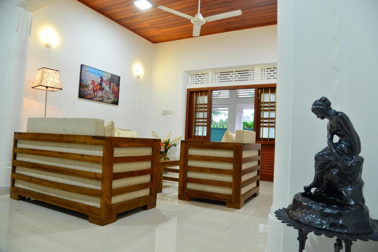 Sunshine Greens Bed & Breakfast Хикадува Екстериор снимка