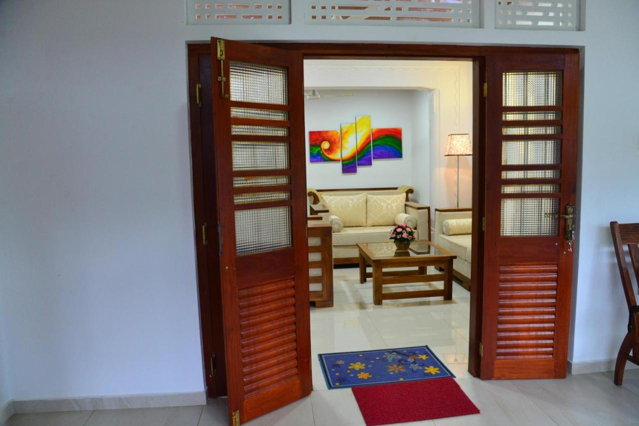 Sunshine Greens Bed & Breakfast Хикадува Екстериор снимка