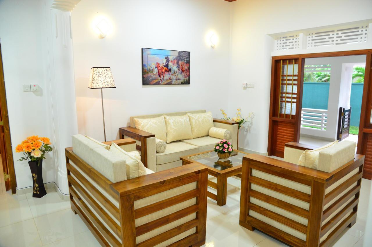 Sunshine Greens Bed & Breakfast Хикадува Екстериор снимка