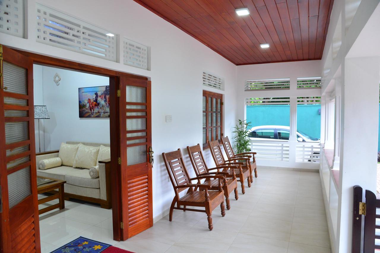 Sunshine Greens Bed & Breakfast Хикадува Екстериор снимка