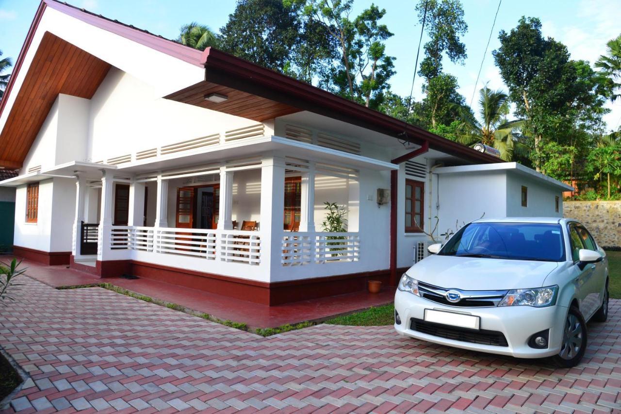 Sunshine Greens Bed & Breakfast Хикадува Екстериор снимка